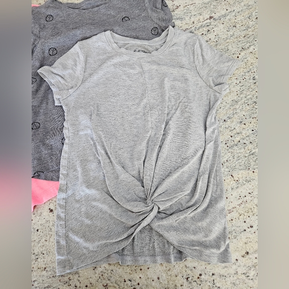 Lot of 5 girls size 7 8 summer tops. 4 t-shirts and 1 tank top. All size medium - Picture 10 of 10